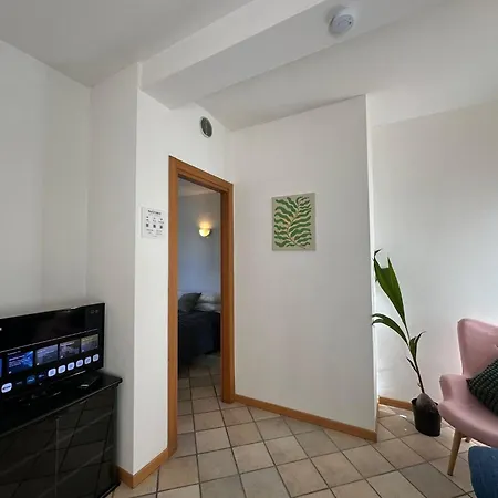 Casa Mirandola Al Borghetto Apartament *
